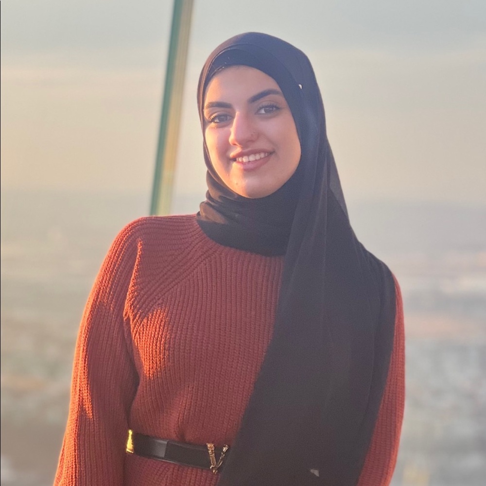 Meet your Posher, Ahlam